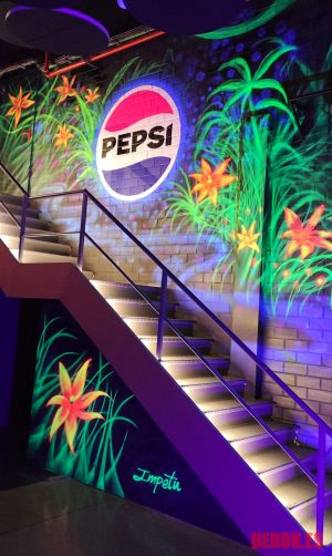 graffiti pepsi fluorescente